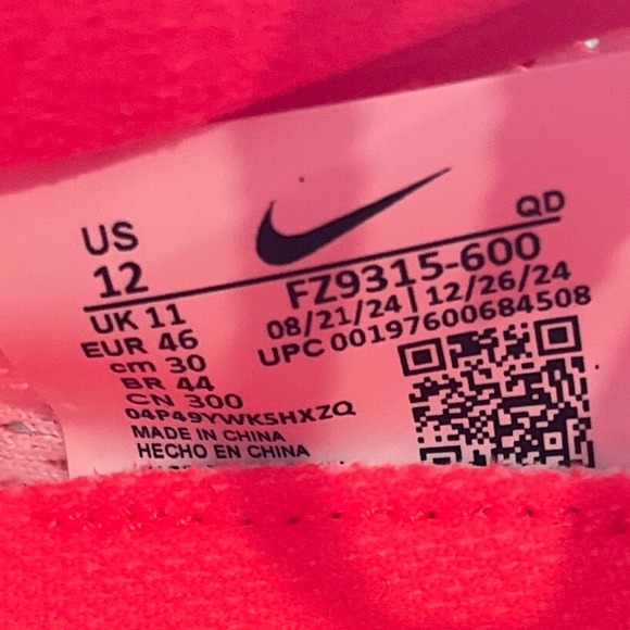 Athletic_Shoes